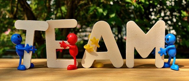 Paso 6: Aprender con y desde el entorno externo, y con un sistema de aprendizaje más amplio